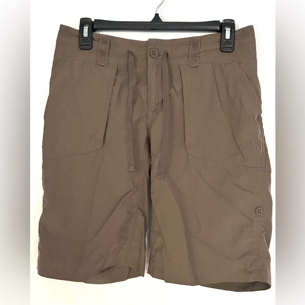 The North Face Womenโs Cargo Shorts 100% Nylon 30โ Waist - No Size - Inseam 11โ